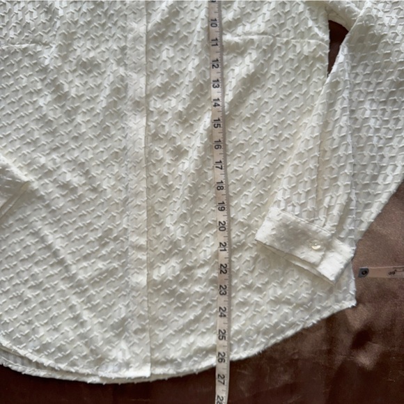 Talbots Sheer Cream Ivory White Chain Textured Top Lightweight Button Up Sz 8 - Picture 10 of 12